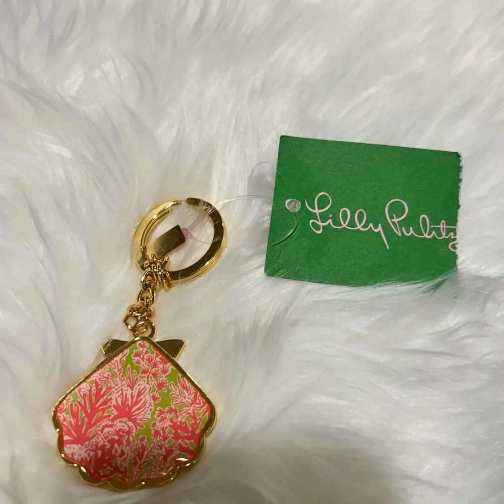 Lilly Pulitzer Shell Yeah Seashell Shaped Keychain Hotty Pink Biggest Fan Print - Picture 1 of 8